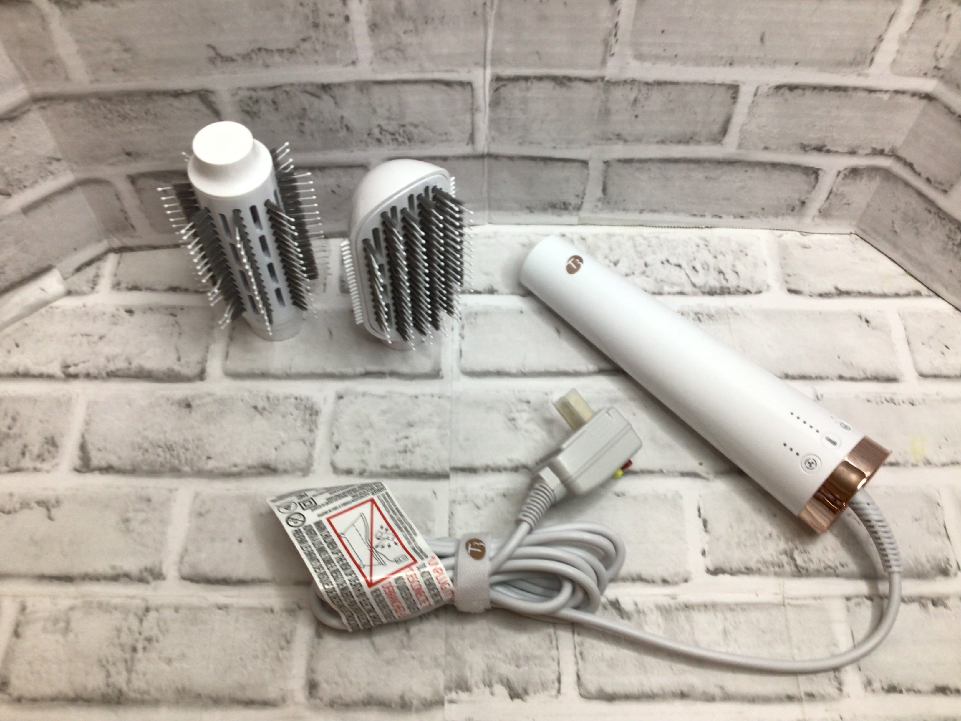 T3 AireBrush Duo Interchangeable Hot Air Blow Dry Brush with Two Attachments (8087172710638)
